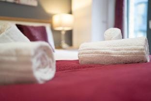 One Bedroom Apartment with Balcony Apartment in Birmingham