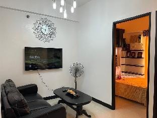 Elegant 2BR Near The Airport Apartment in Paranaque