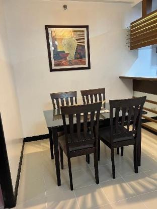 Elegant 2BR Near The Airport Apartment in Paranaque
