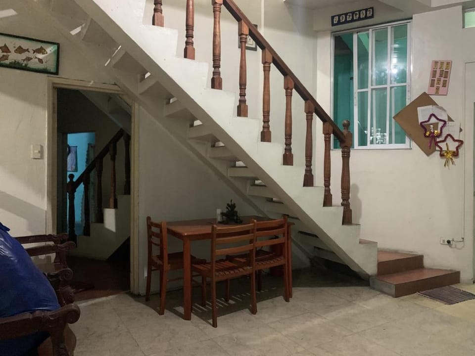 A Robin's Lodging Place Apartment in Makati