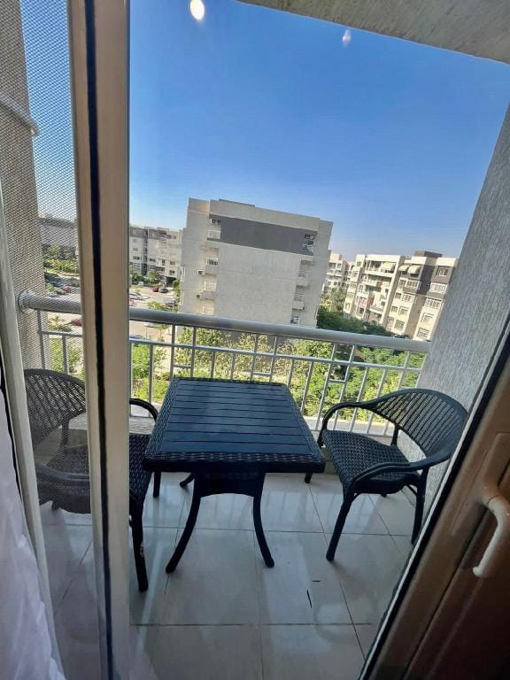 Stylish Central 2BR Apt Amazing Garden View Vacation rental in Cairo Governorate