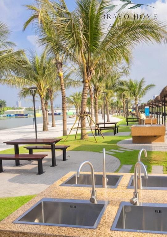 Apartment 1BR  Vinhome Oceanpark Vacation rental in Laos
