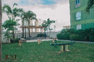 Centrio Tower 1BR Wifi & Netflix Apartment in Cagayan de Oro