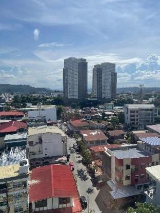 Centrio Tower 1BR Wifi & Netflix Apartment in Cagayan de Oro
