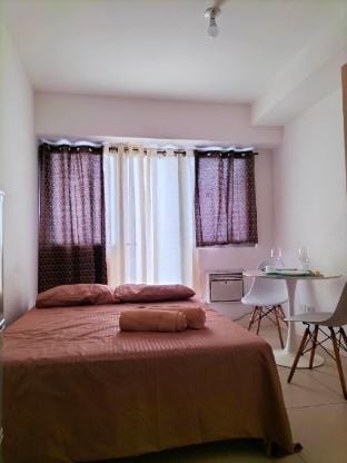 Feby Condo Staycation Vacation rental in Quezon City