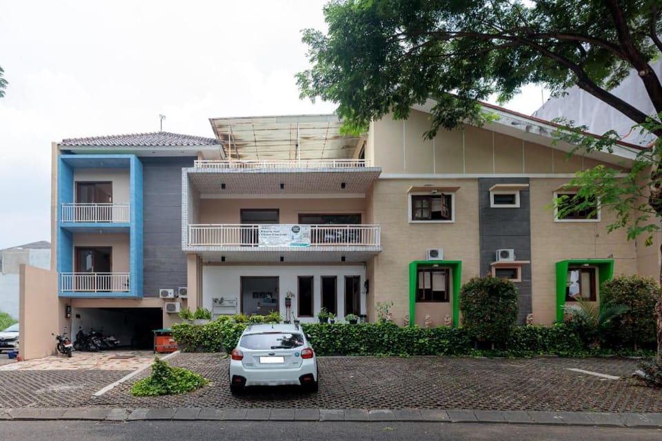 Urbanview Blessing Residence Surabaya by RedDoorz Hotel in Surabaya