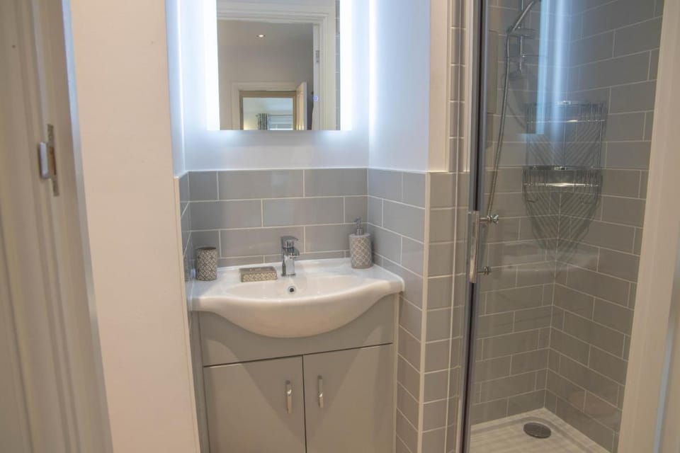 Number Six Apartment in Tontine Hill