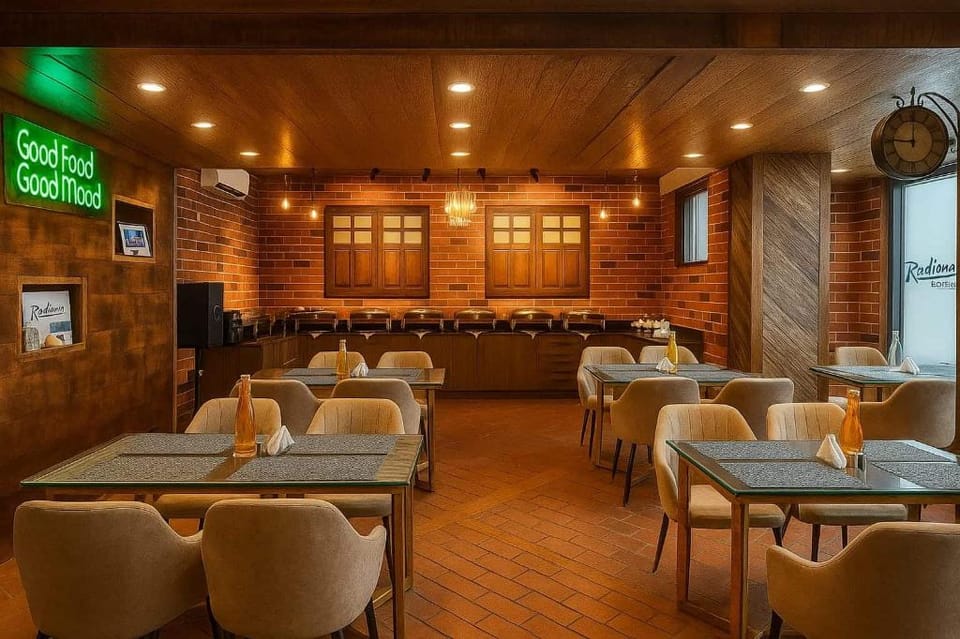 Hotel Green Rooms, Vintage Luxury Near Dal Lake Hotel in India