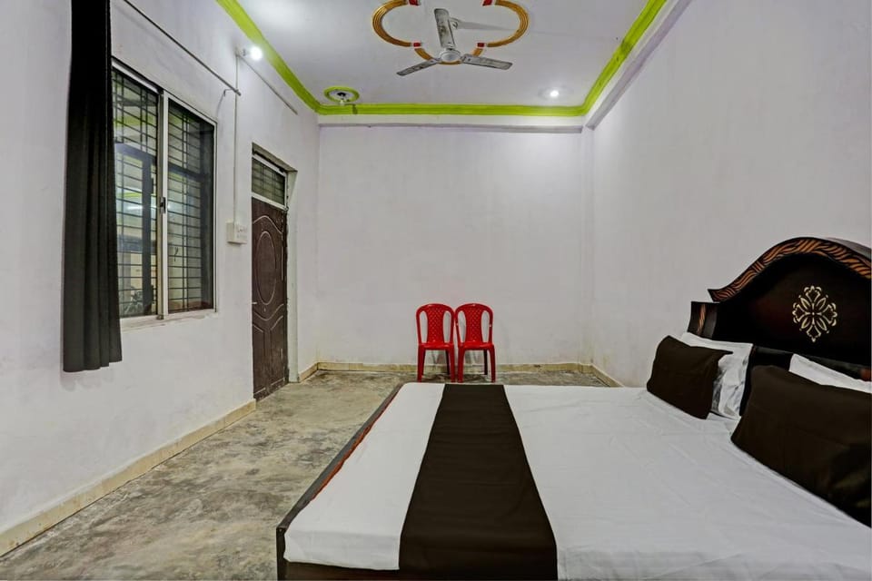 Hotel O Jai Bhole Guest House And Rooms Hotel in Uttar Pradesh