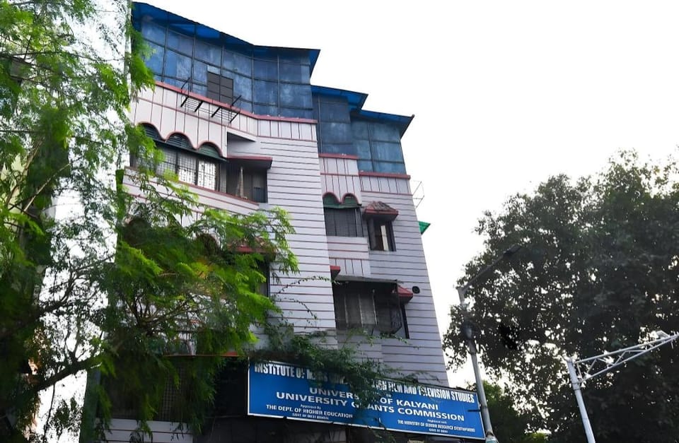 Blue Cherry Guest House Hotel in Kolkata