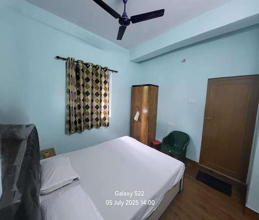 Blue Cherry Guest House Hotel in Kolkata