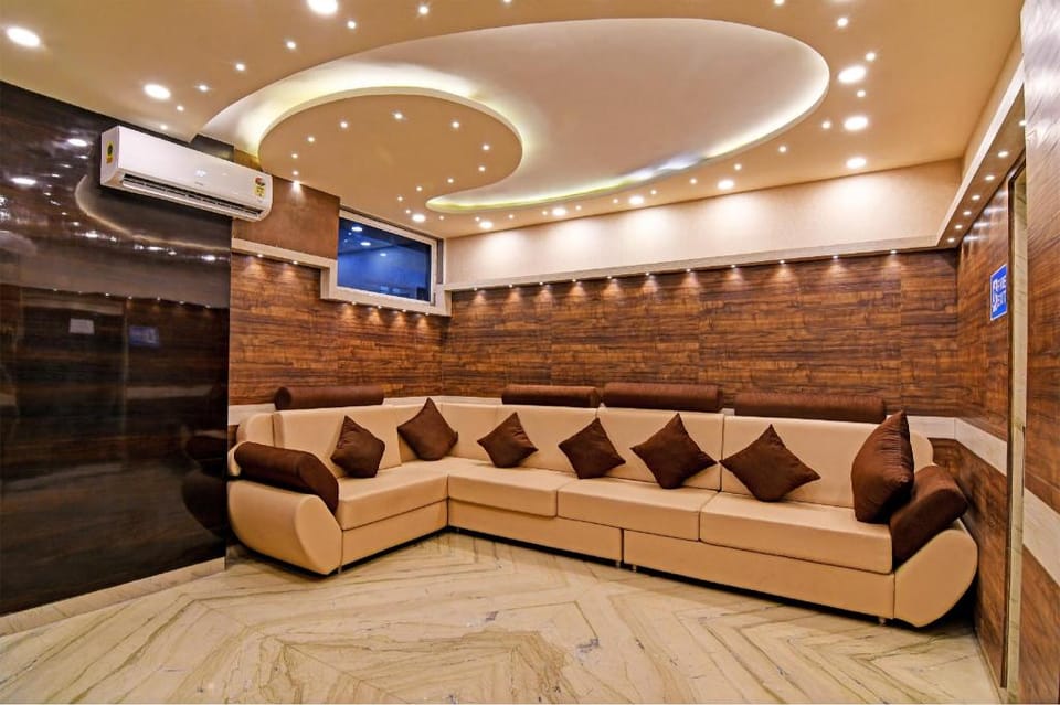 Townhouse Refresh Hotel in Kolkata