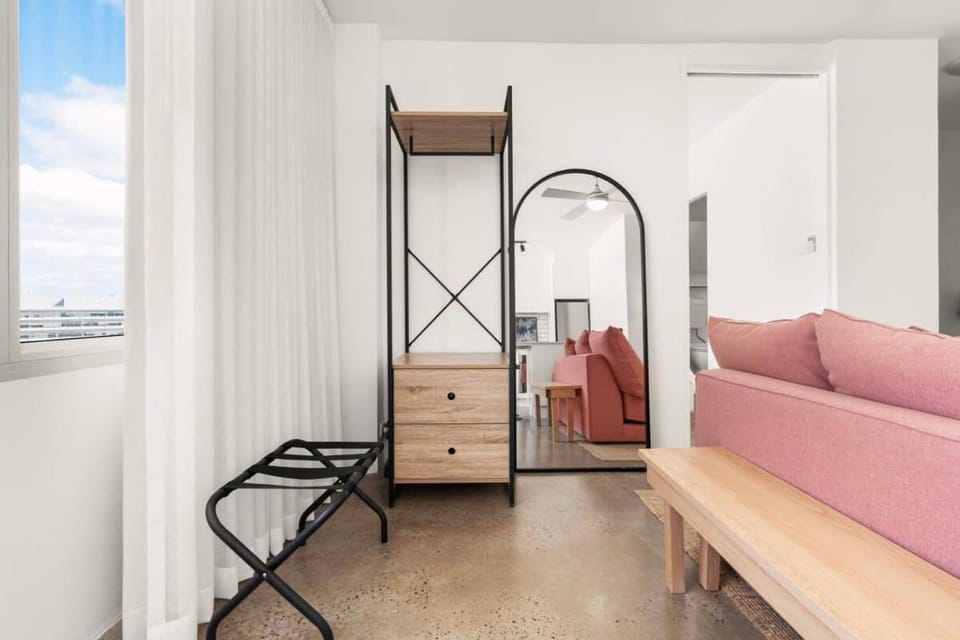 Best of city-suburbs living in trendy Darlinghurst Apartment in Sydney