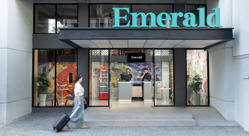 Emerald Hotel Residence Hostel in Phnom Penh Province