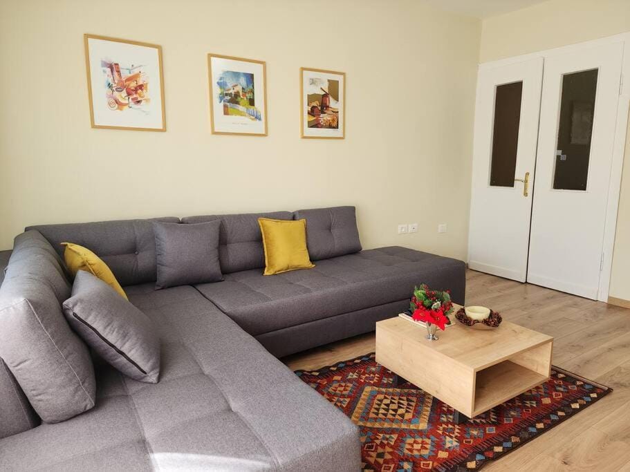 Ben's Apartment-City Center Apartment in Tirana