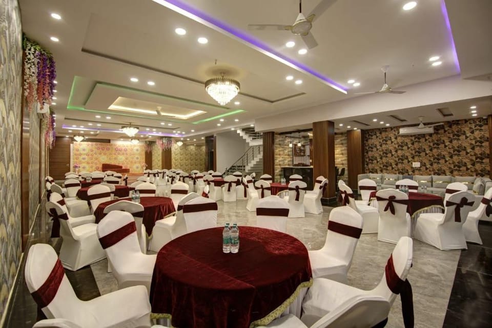 Hotel La Mirage Noida Hotel in Noida