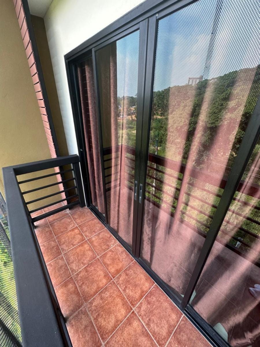 Phratamnak Grand Apartments - Cozy Beach Apartment in Pattaya City
