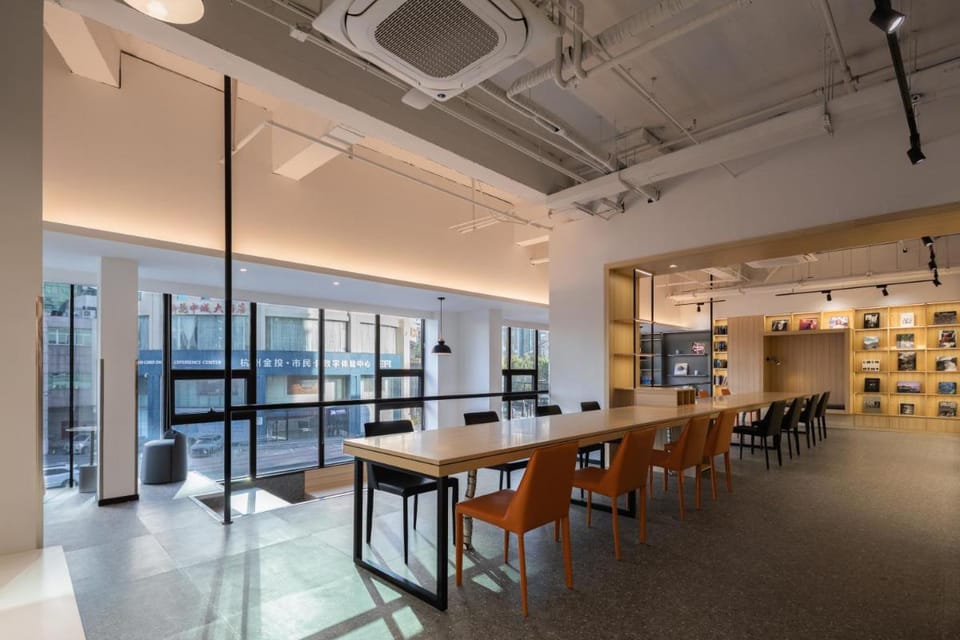 Hangzhou Desti Youth Hostel West Lake-24H Reception& English Service& Cafe& Bar& Luggage Storage& Large Public Area Hostel in Hangzhou