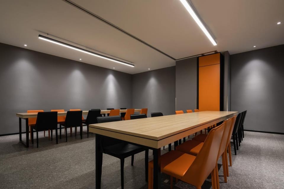 Hangzhou Desti Youth Hostel West Lake-24H Reception& English Service& Cafe& Bar& Luggage Storage& Large Public Area Hostel in Hangzhou