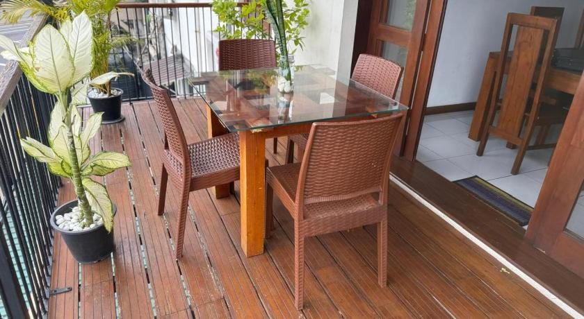Urban Deck Bed and Breakfast in Colombo