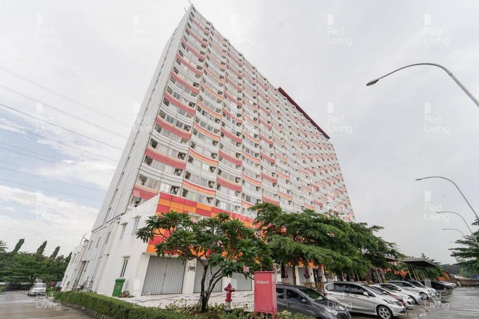 RedLiving Apartemen Riverview Residence - UV Rooms Tower Mahakam with Netflix Apartment in West Java