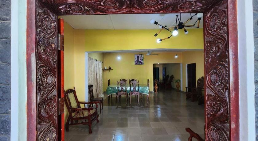 Aura Holiday Inn Bed and Breakfast in Southern Province