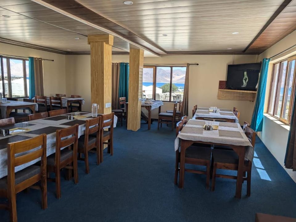 Pangong Pearl Campground/ 
RV Resort in India
