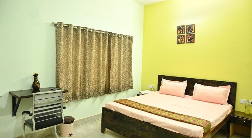 Neerja Guest House Bed and Breakfast in Varanasi