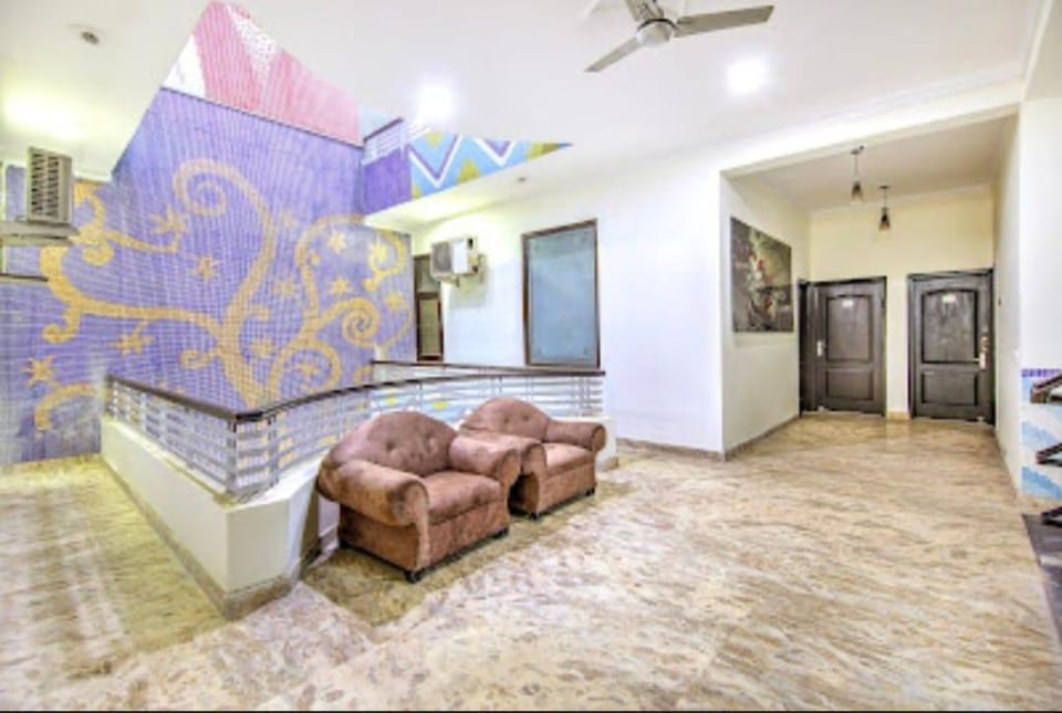 Hotel the Eden View Vacation rental in Noida