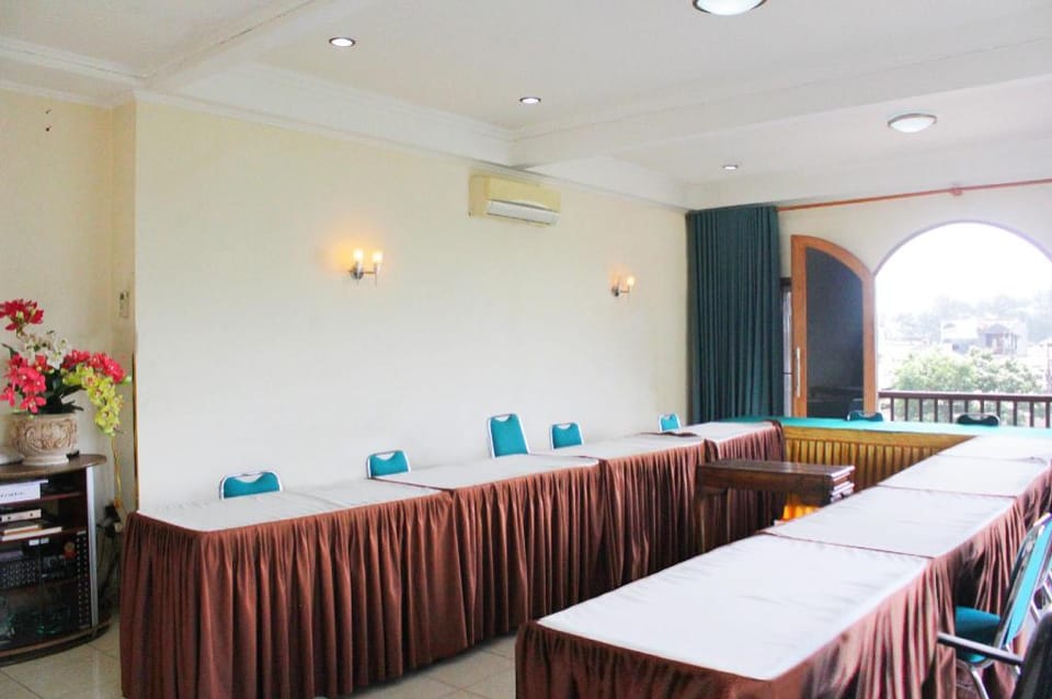 Hotel Graha Pertiby Hotel in Cisarua