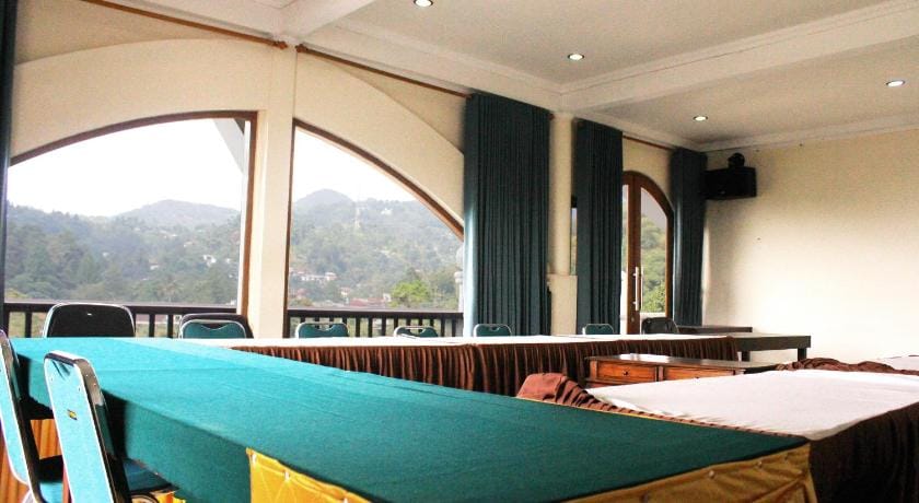Hotel Graha Pertiby Hotel in Cisarua