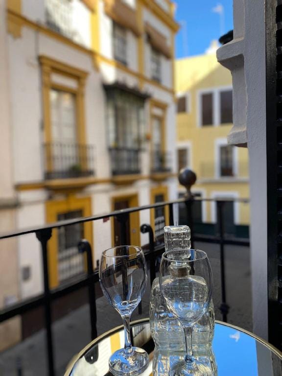 Typical sevillian 2-bedroom unit downtown Vacation rental in Seville