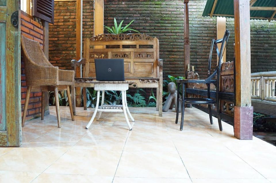 OYO Life 93300 Homestay Puri Anggrek Syariah - Wage Hotel in East Java