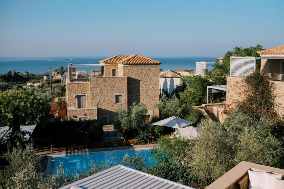 Riglia Villas - Villa   Stone. Apartment in Messenia