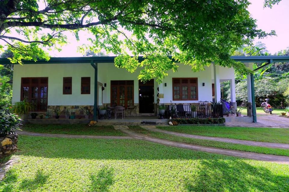 Relax with peace of mind Plenty of nature to enjoy Vacation rental in Sri Lanka