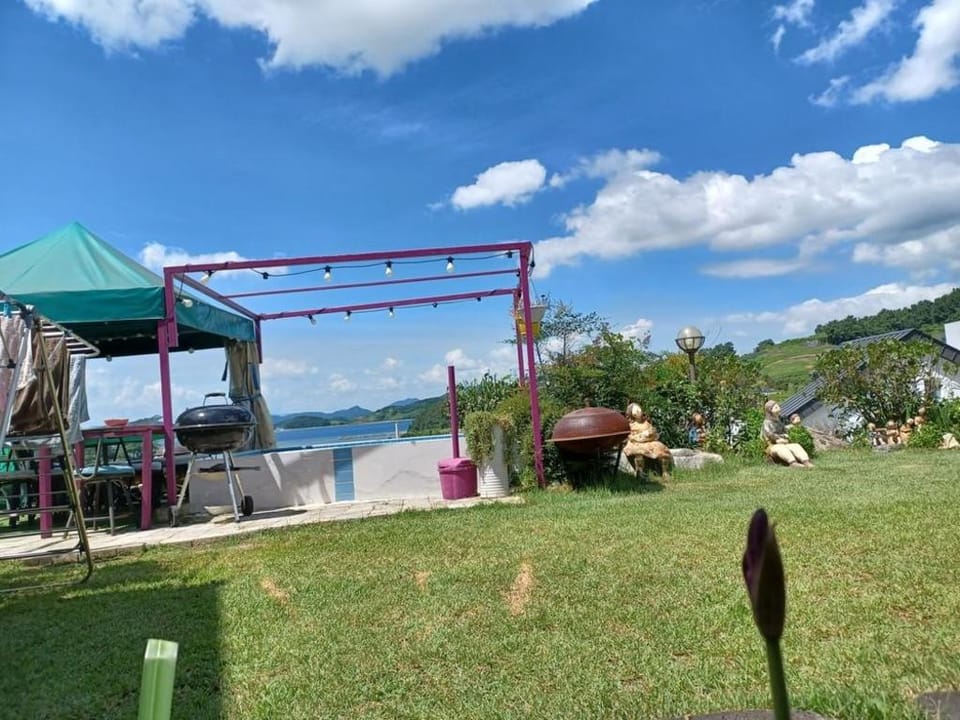 Yeosu Artist Ocean View Private Pool Villa Bed and Breakfast in South Korea