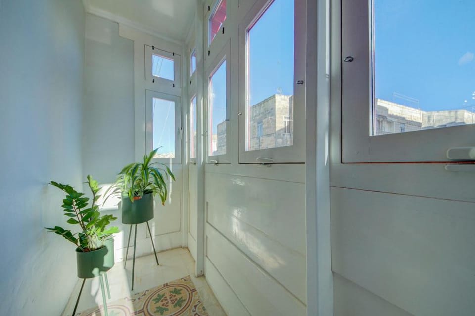 Casa Marie, Stay in a Traditional Corner Townhouse Vacation rental in Malta
