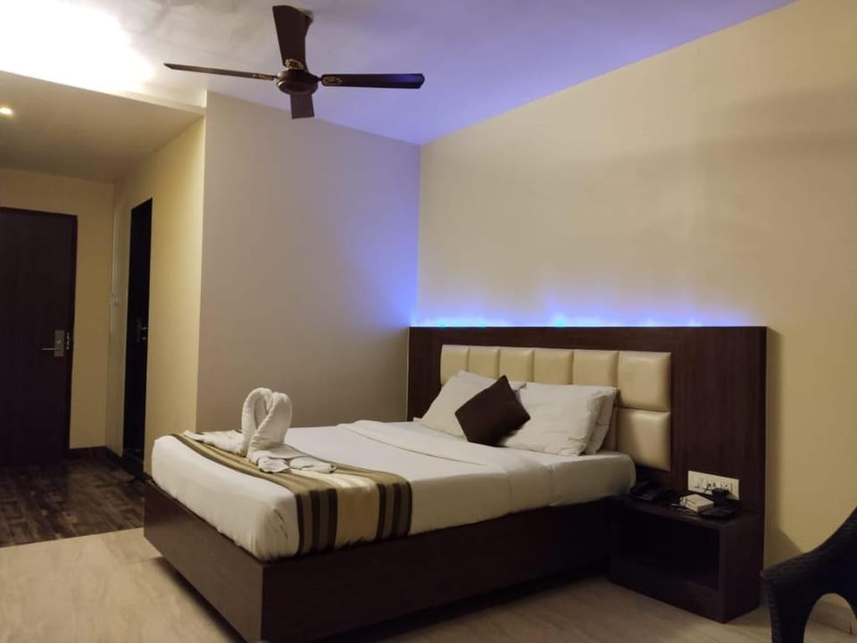 kings resort Hotel in Maharashtra