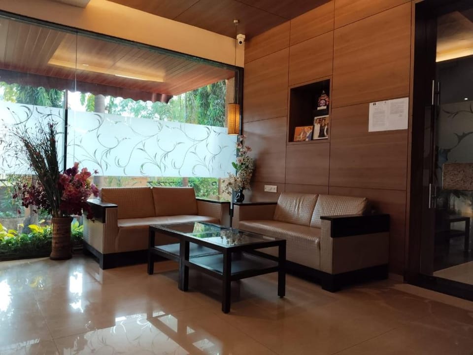 kings resort Hotel in Maharashtra