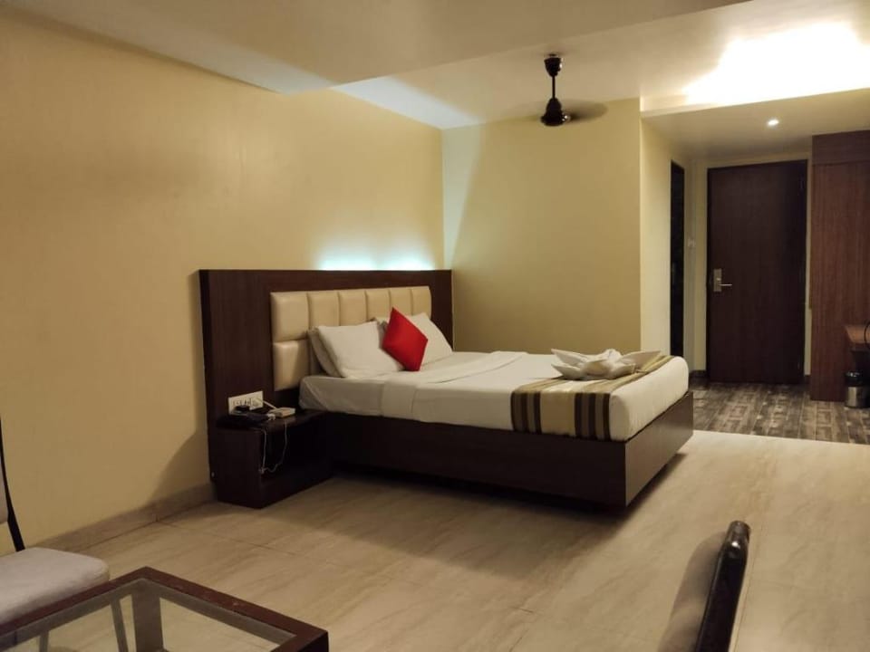 kings resort Hotel in Maharashtra