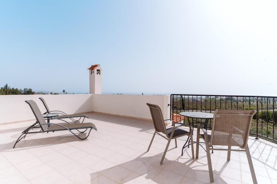 Eframia Ena - Deluxe 3 bedroom with Private Pool Villa in Peyia