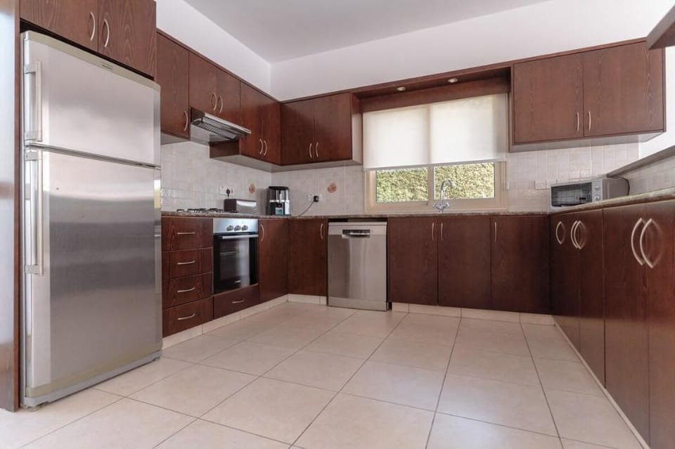 Eframia Ena - Deluxe 3 bedroom with Private Pool Villa in Peyia
