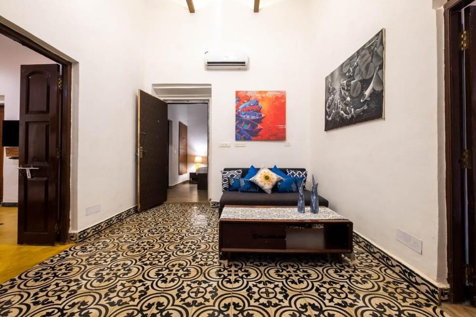 Luxury Villa 7 Bedroom + Private Pool + Beach near Villa in Calangute