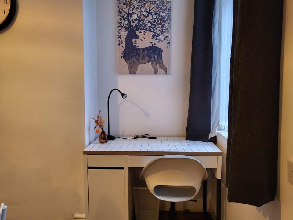 Two Bed. Long stay/relocators/contractors/family Vacation rental in Coventry