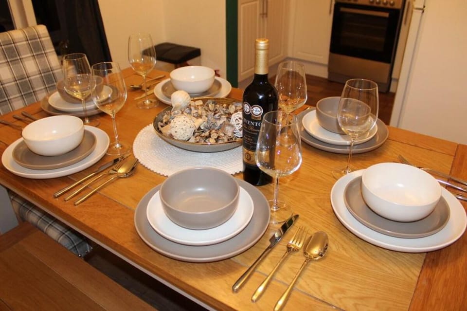 Cosy Hse. Contractors-Families-Business-Wkly Discs Vacation rental in Coventry