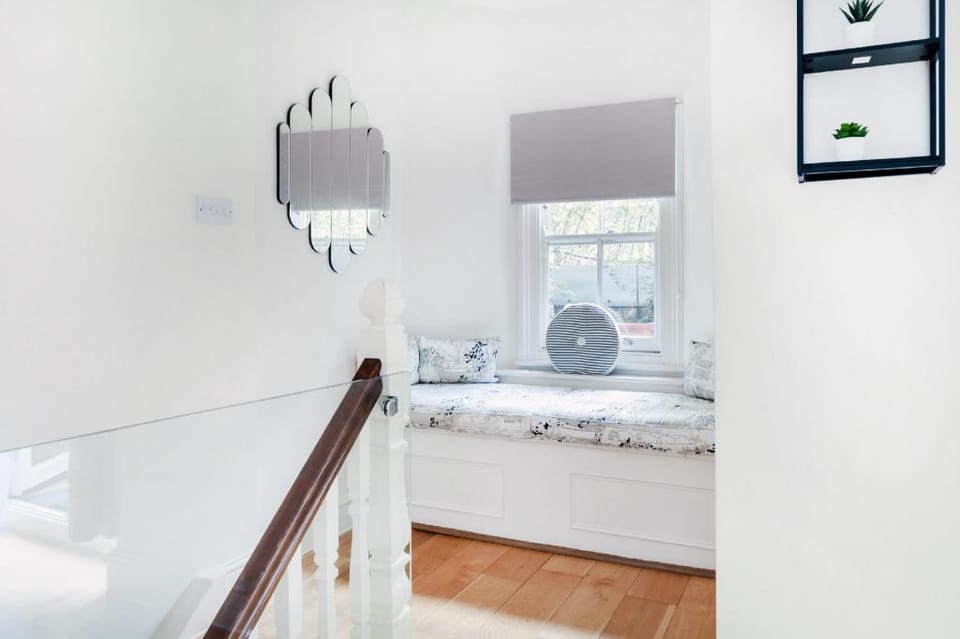 Beautiful 4 Bedroom House near Paddington Station Vacation rental in City of Westminster