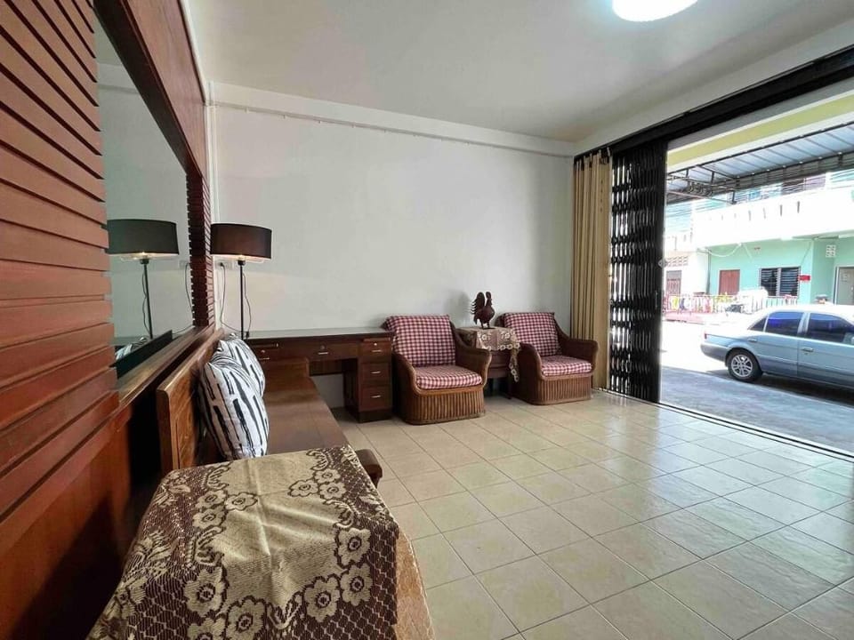 Genesis Urban Phuket, Entire home in The old town Vacation rental in Wichit