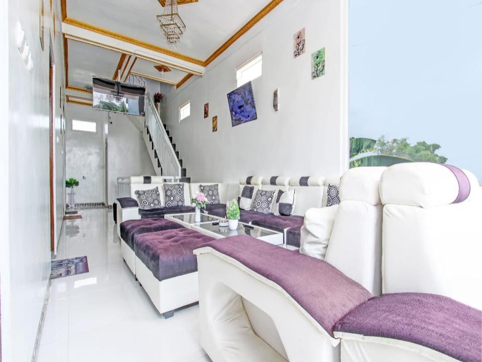 Hotel O Wisma Ratu Syariah Hotel in Special Region of Yogyakarta