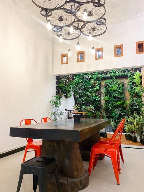 ReVive by Snooze Hostel in East Java