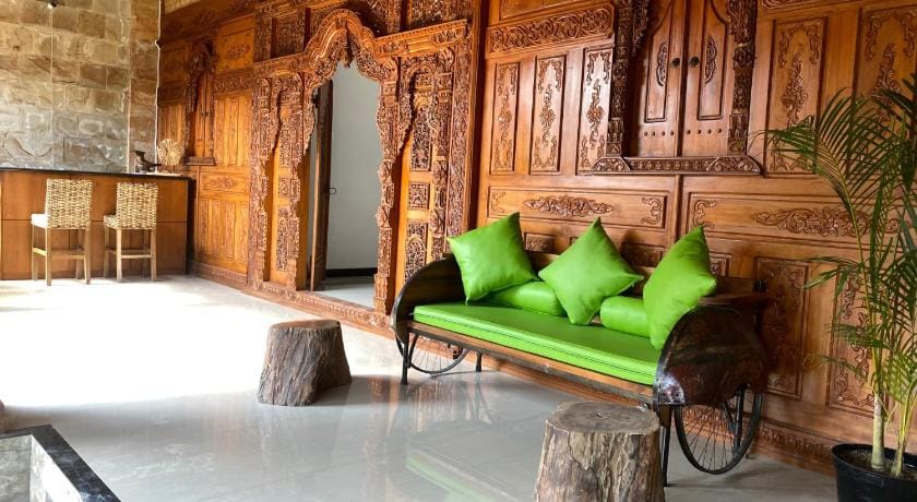 ReVive by Snooze Hostel in East Java
